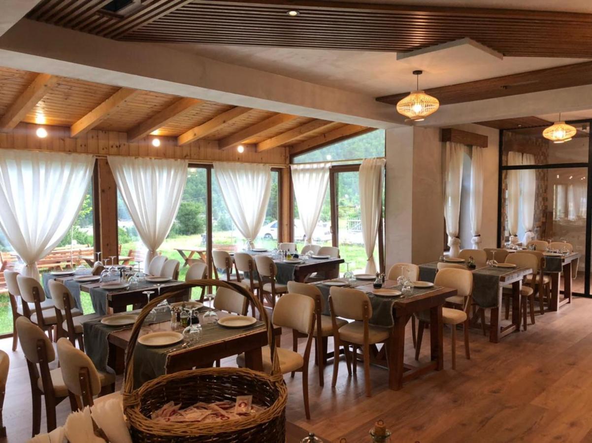 Hotel Restaurant Alpet Theth Buitenkant foto