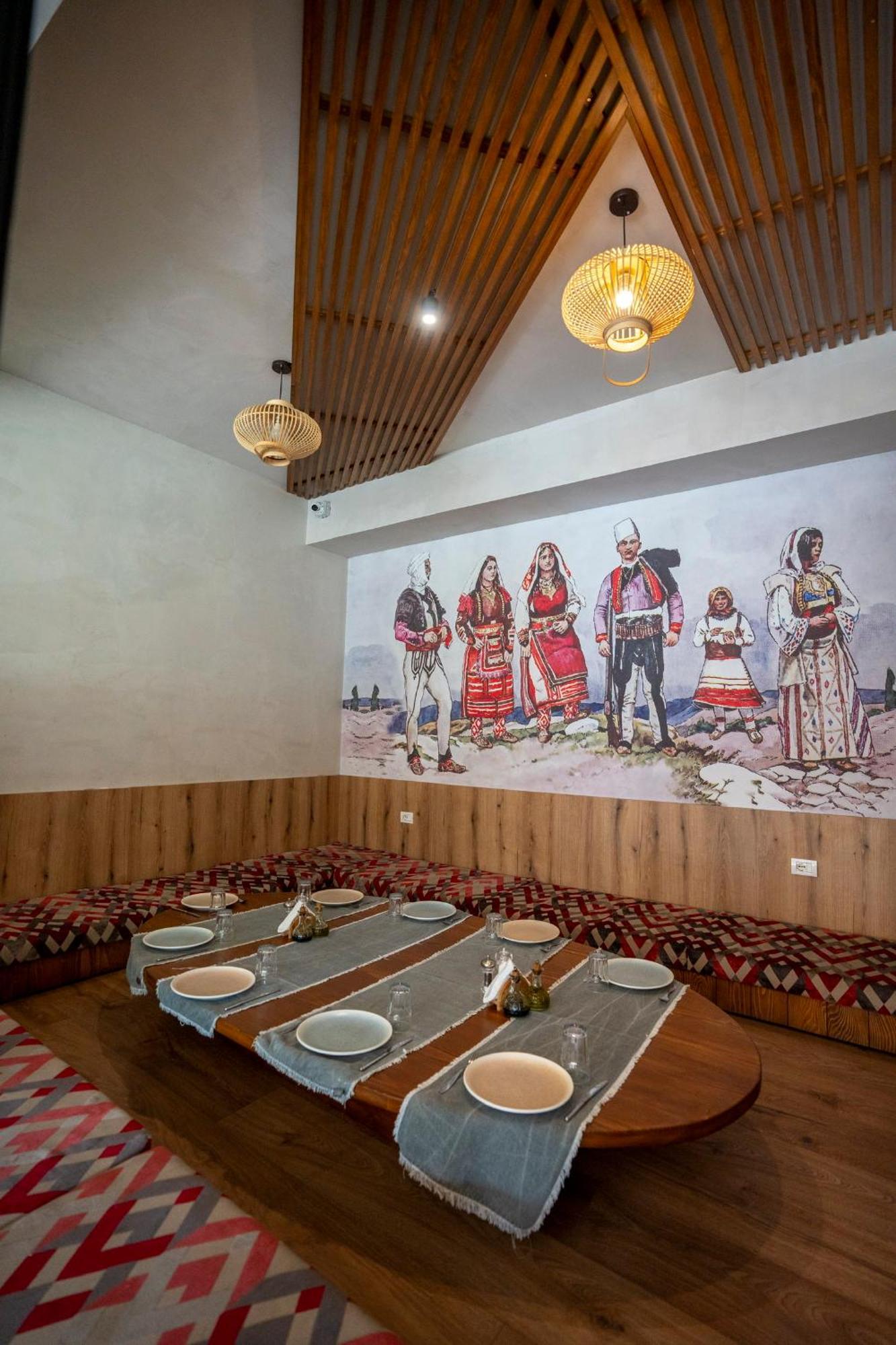 Hotel Restaurant Alpet Theth Buitenkant foto